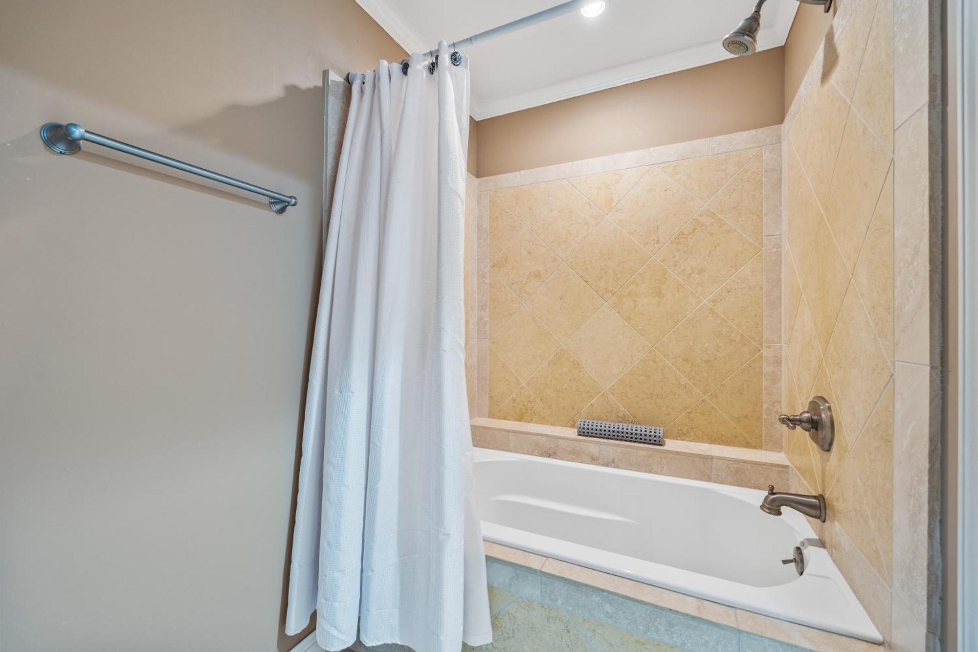 Family House With Lake Access Soaking Tub & Wi-Fi 格林斯伯勒 外观 照片
